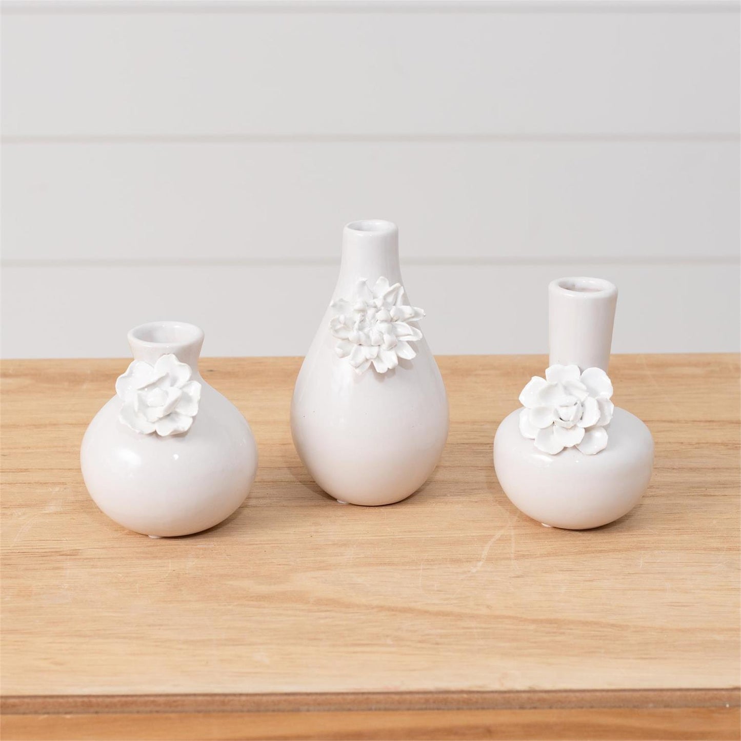 Bud vases with 3D detail